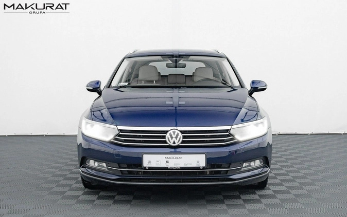 Volkswagen Passat cena 68450 przebieg: 159906, rok produkcji 2017 z Jarosław małe 704